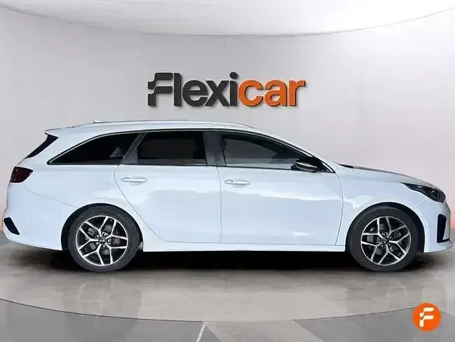 Usado Kia Ceed GT GT-Line 120 CV (88 kW) 2019 Blanco Familiar