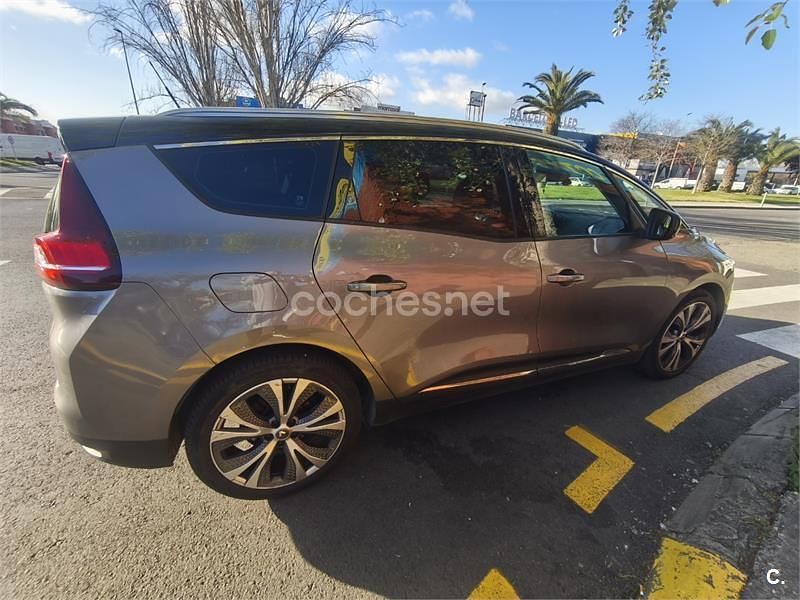 Usado Renault Grand Scénic IV Zen 140 CV (102 kW) 2018 Gris / plata Monovolumen