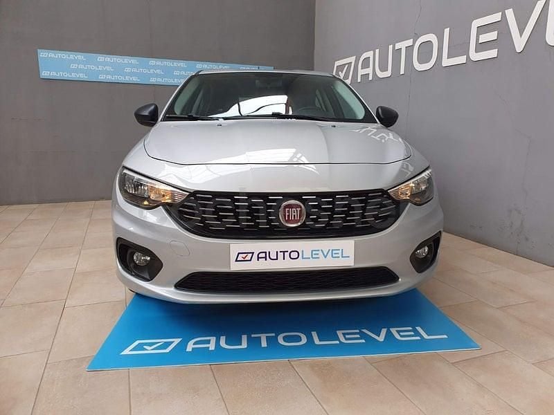 Usado Fiat Tipo Business 120 CV (88 kW) 2020 Gris / plata Berlina