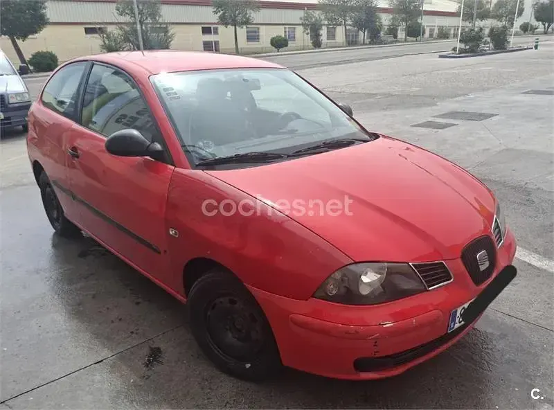 Usado Seat Ibiza Stella 75 CV (55 kW) 2003 Rojo Utilitario