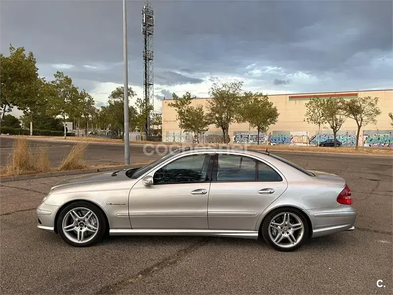 Usado Mercedes E55 AMG AMG 476 CV (350 kW) 2003 Gris / plata Berlina