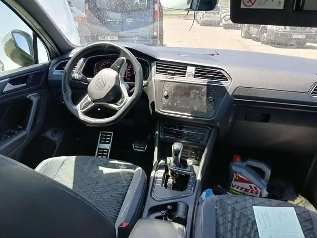 Usado VW Tiguan R-line 150 CV (110 kW) 2022 Gris SUV