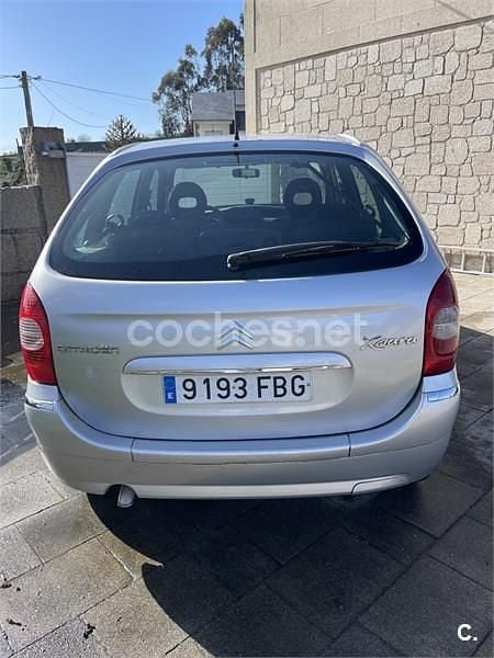 Usado Citroën Xsara Picasso Exclusive 110 CV (80 kW) 2006 Gris / plata Monovolumen