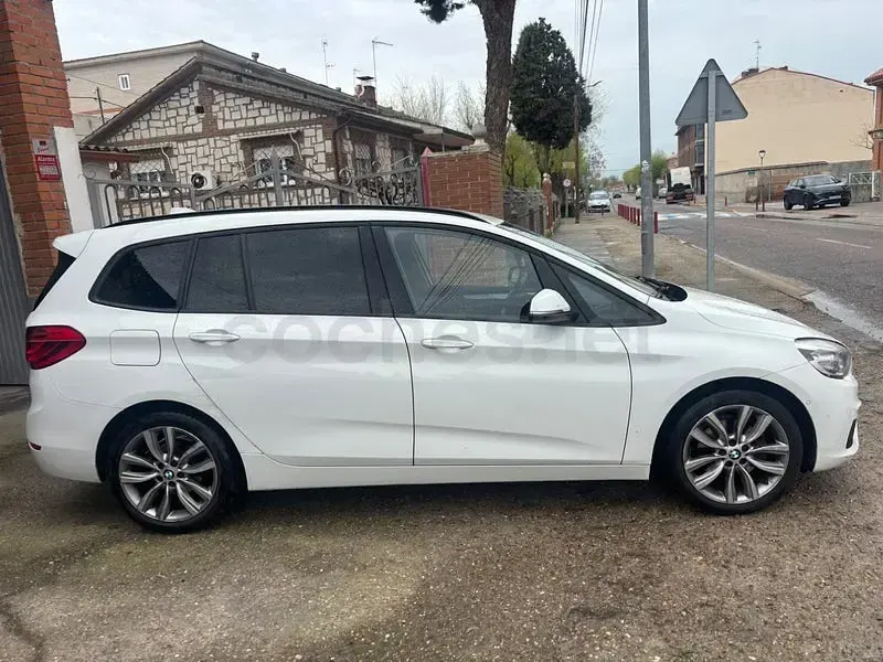 Käytetty BMW 218 Comfort Edition 150 HP (110 kW) 2015 Valkoinen Farmari