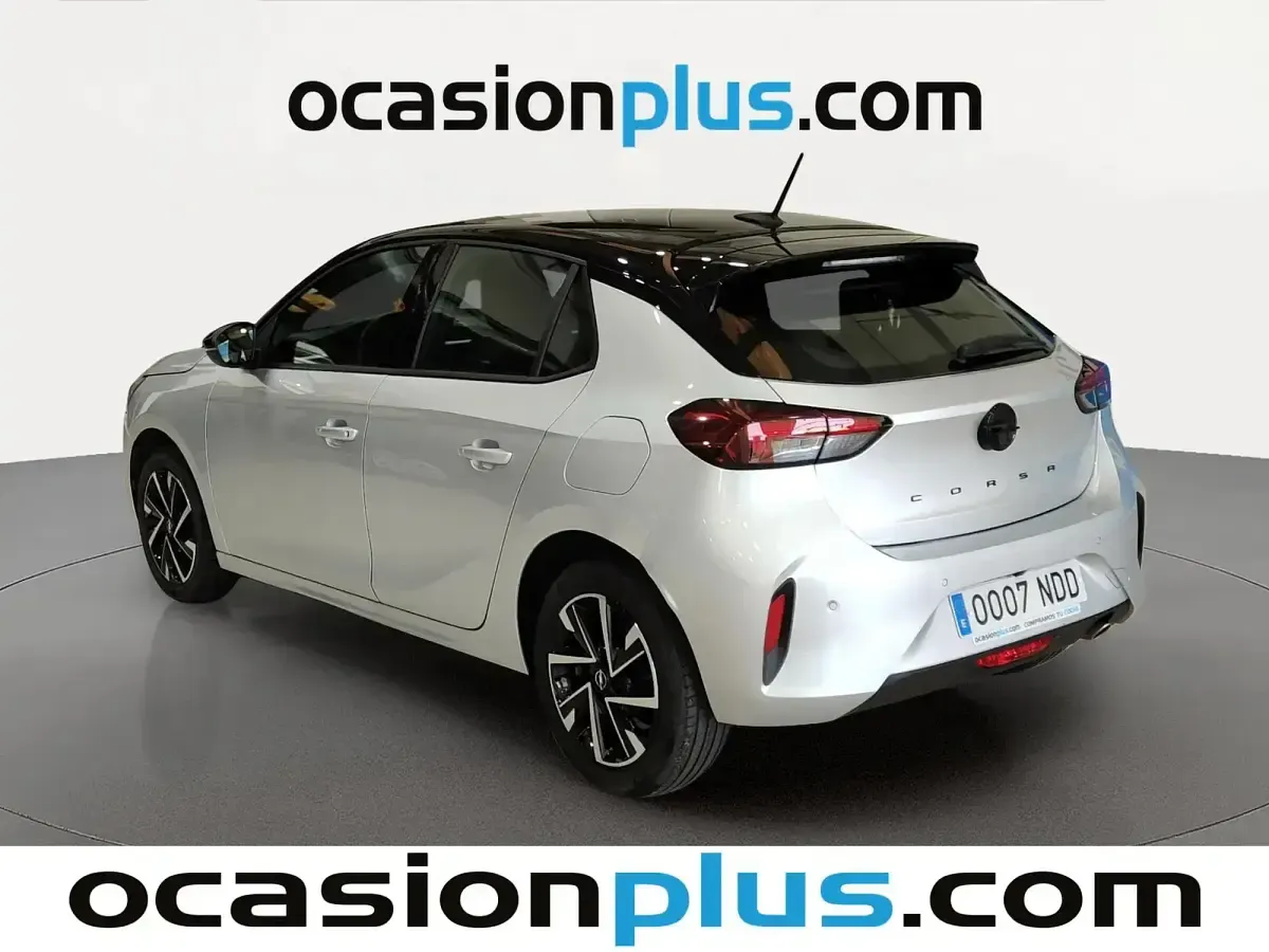 Usado Opel Corsa 100 CV (73 kW) 2025 Gris Utilitario