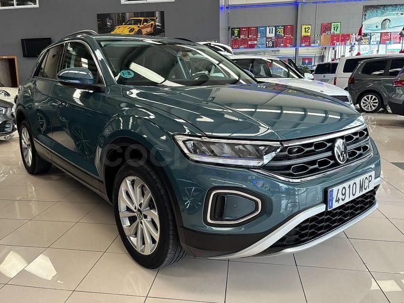 Usado VW T-Roc Life 150 CV (110 kW) 2023 Azul SUV