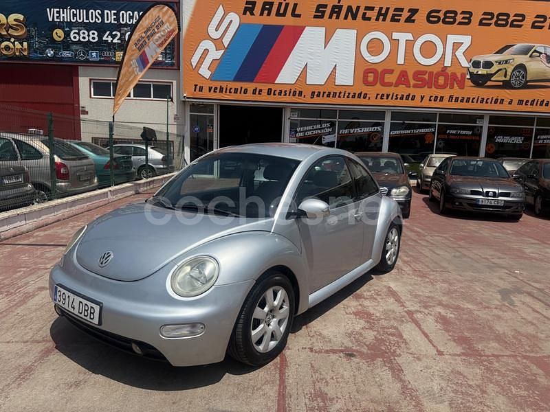 Usado VW New Beetle 100 CV (73 kW) 2005 Gris / plata Utilitario