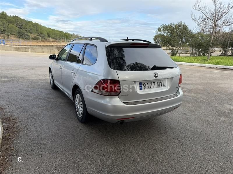 Usado VW Golf VI Advance 105 CV (77 kW) 2011 Gris / plata Utilitario