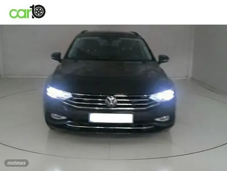 Usado VW Passat Executive 150 CV (110 kW) 2023 Gris Familiar