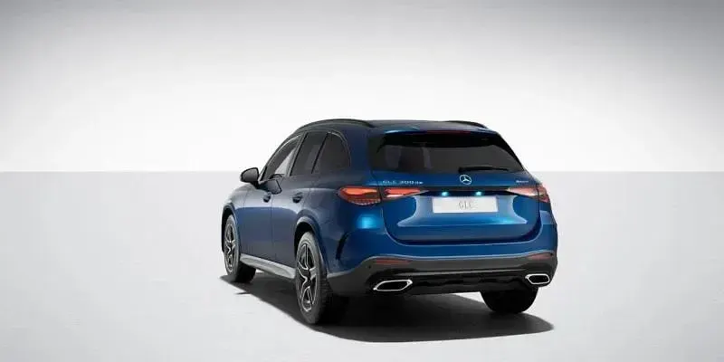 Usado Mercedes GLC300e 313 CV (230 kW) 2025 Azul