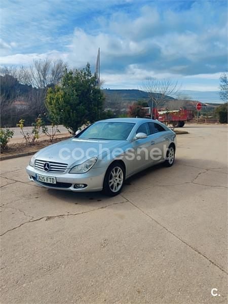 Usado Mercedes CLS320 224 CV (164 kW) 2007 Gris / plata Berlina