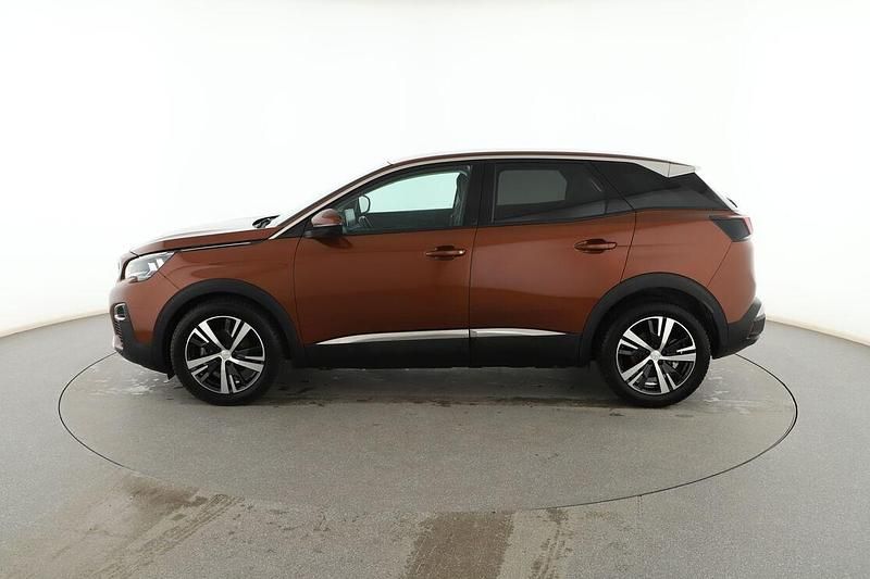 Usado Peugeot 3008 Allure 130 CV (95 kW) 2020 Marrón SUV