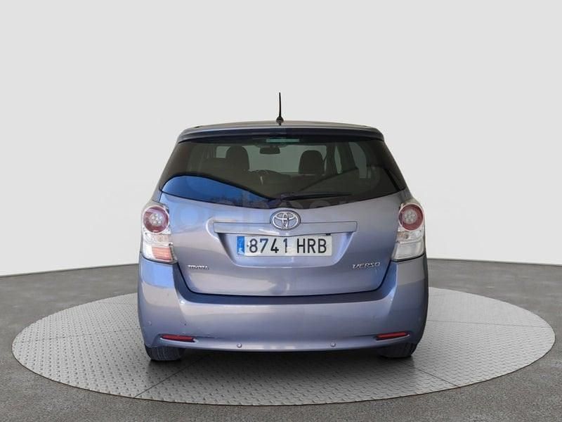 Usado Toyota Verso Advance 126 CV (92 kW) 2013 Violeta / lila Monovolumen