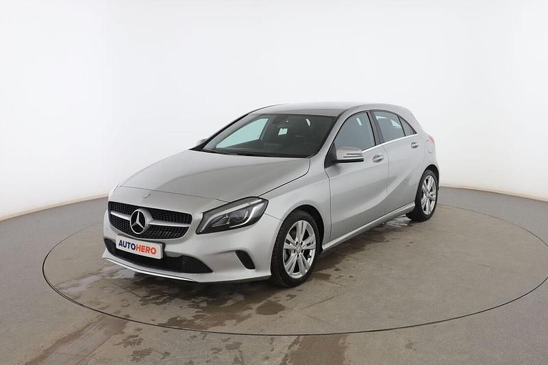 Gris Usado 2017 Mercedes A180 Urban Utilitario | 17.499 € (Precio justo) - Imagen 1/3