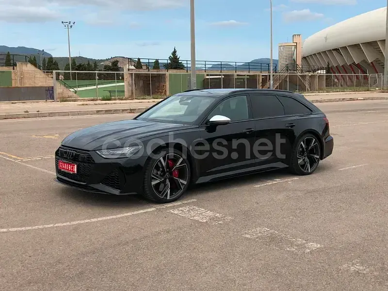 Usado Audi RS6 600 CV (441 kW) 2021 Negro Familiar