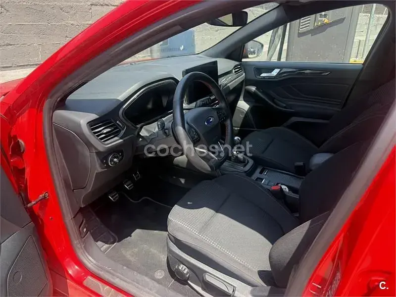 Usado Ford Focus ST-Line X 125 CV (91 kW) 2025 Rojo Berlina