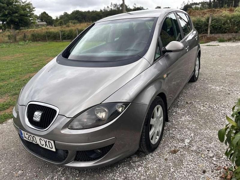 Gris Usado 2004 Seat Altea Sport Monovolumen | 3850 € (Un poco caro) - Imagen 1/4