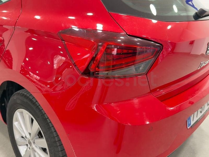 Usado Seat Ibiza Style Plus 110 CV (80 kW) 2022 Rojo Utilitario