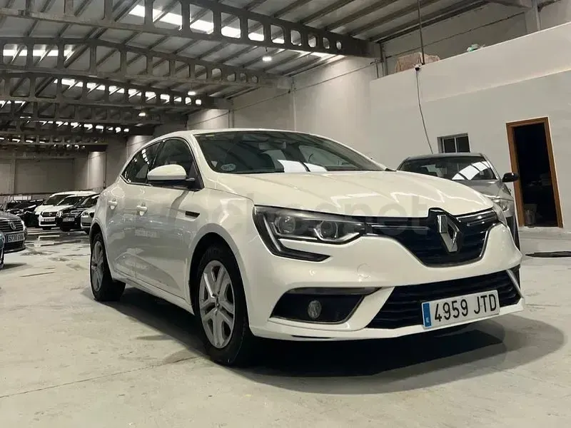 Usado Renault Mégane Bose Edition 110 CV (80 kW) 2016 Blanco Berlina