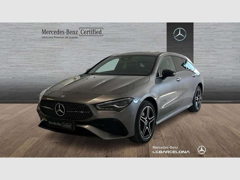 Gris montaña Usado 2024 Mercedes CLA250e Shooting Brake Familiar | 40.900 € (Un poco caro) - Imagen 1/4