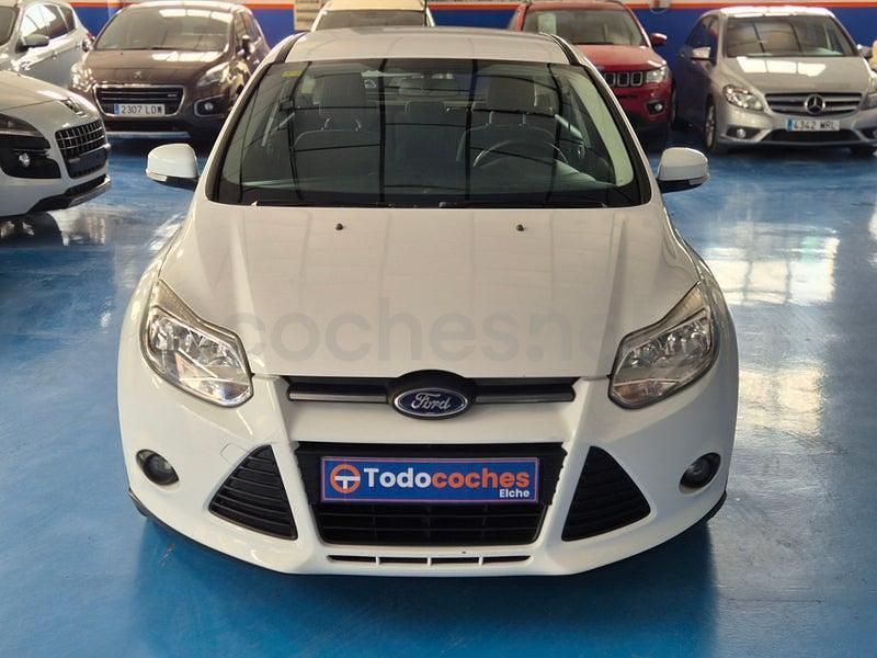 Usado Ford Focus Titanium 136 CV (100 kW) 2011 Blanco Berlina