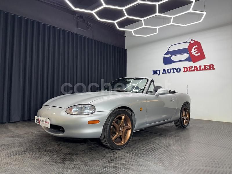 Gris / plata Usado 2000 Mazda MX5 Exclusive Descapotable | 9990 € (Caro) - Imagen 1/4