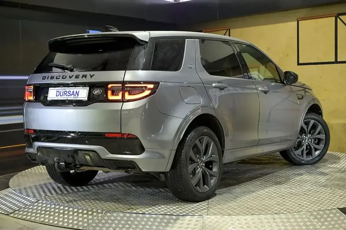 Käytetty Land Rover Discovery Sport R-Dynamic 309 HP (227 kW) 2022 Harmaa Katumaasturi