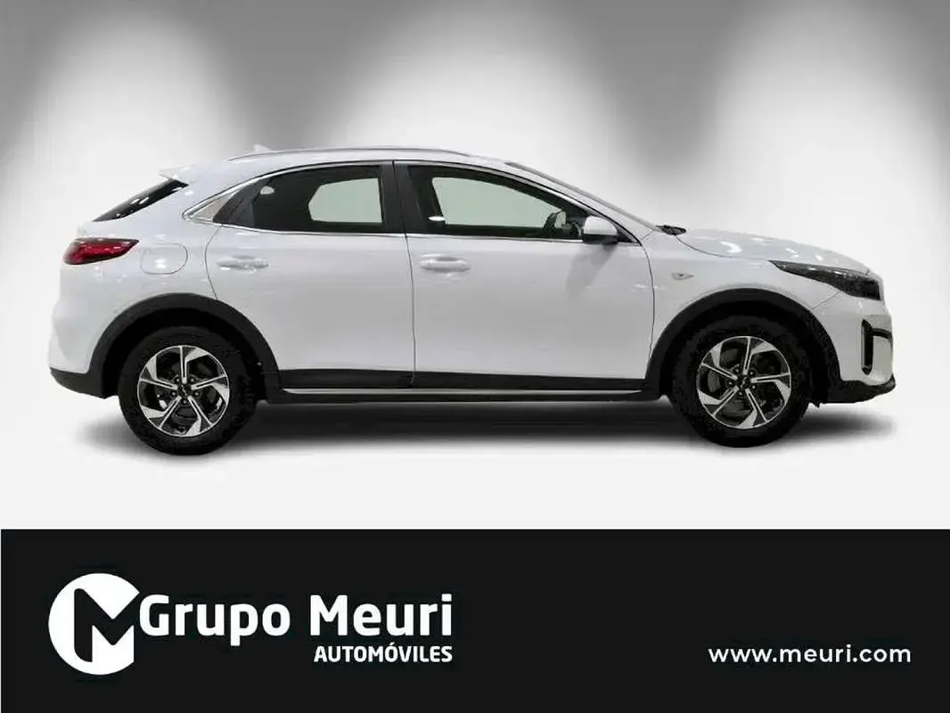 Usado Kia XCeed 120 CV (88 kW) 2023 Blanco SUV