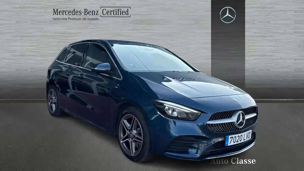 Usado Mercedes A250 AMG line 218 CV (160 kW) 2021 Azul Monovolumen