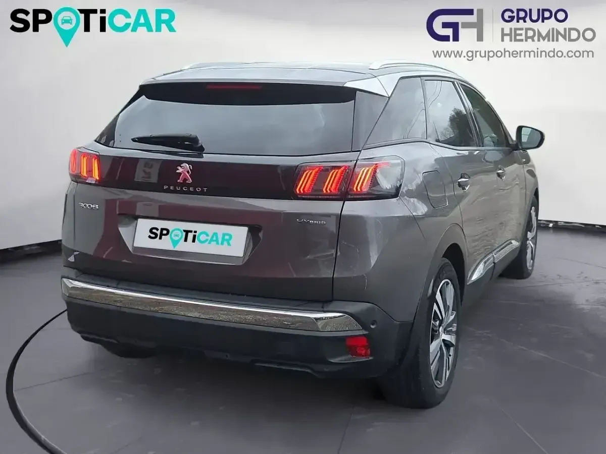 Usado Peugeot 3008 Allure 225 CV (165 kW) 2021 Gris / plata SUV