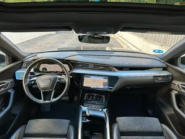 Usado Audi e-tron Sportback S-Line 230 kW (313 CV) 2020 Negro SUV