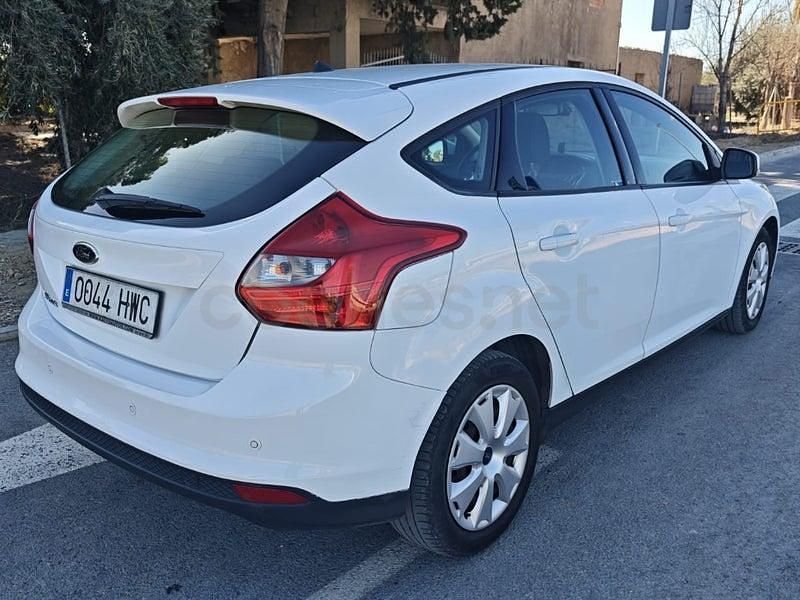 Usado Ford Focus Titanium 115 CV (84 kW) 2014 Blanco Berlina