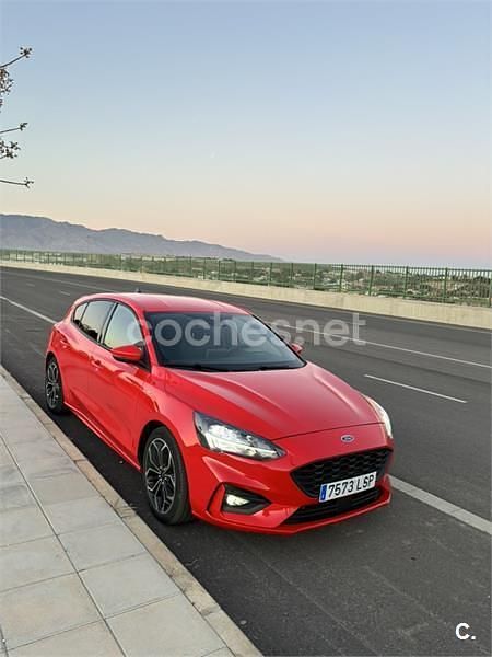 Usado Ford Focus ST-Line X 125 CV (91 kW) 2021 Rojo Berlina