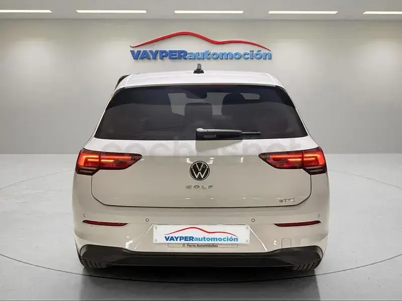 Usado VW Golf VIII 110 CV (80 kW) 2021 Blanco Berlina
