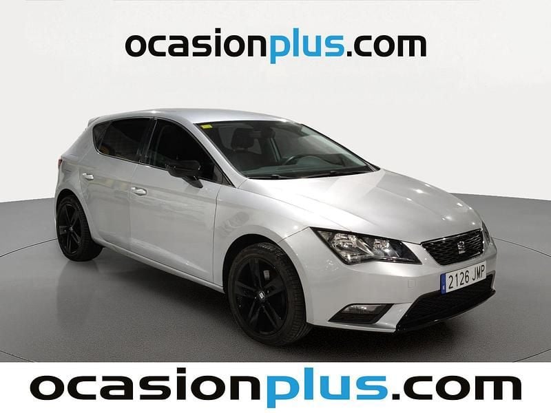 Usado Seat Leon Style 110 CV (80 kW) 2016 Gris plata Utilitario