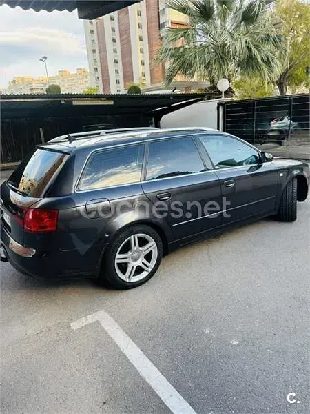 Usado Audi A4 140 CV (102 kW) 2007 Gris / plata Familiar
