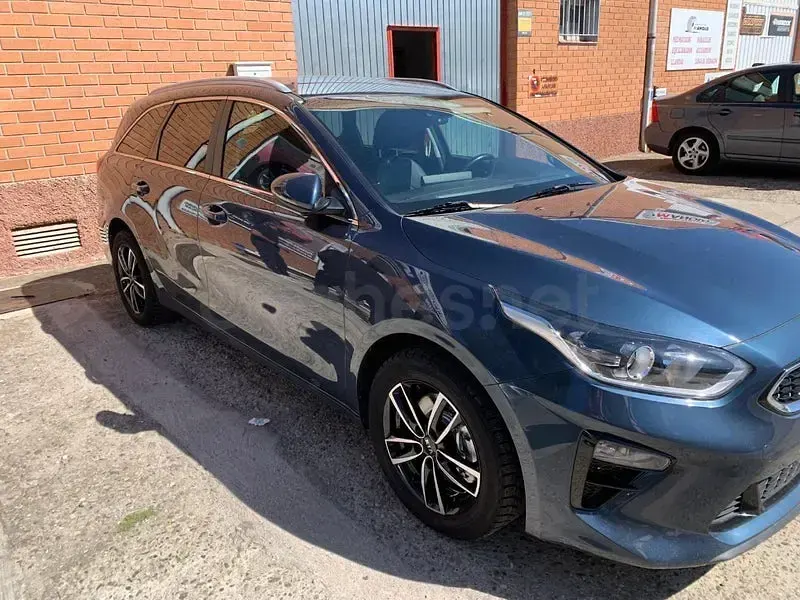 Używany Kia Ceed 115 KM (84 kW) 2020 Niebieski Hatchback