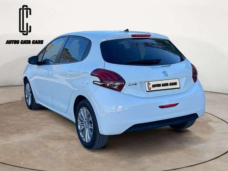 Usado Peugeot 208 Signature Sky 99 CV (72 kW) 2019 Blanco Utilitario