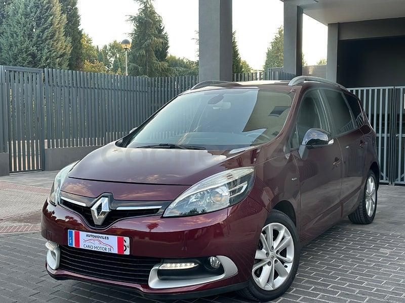 Usado Renault Grand Scénic III Bose Edition 130 CV (95 kW) 2015 Granate Monovolumen