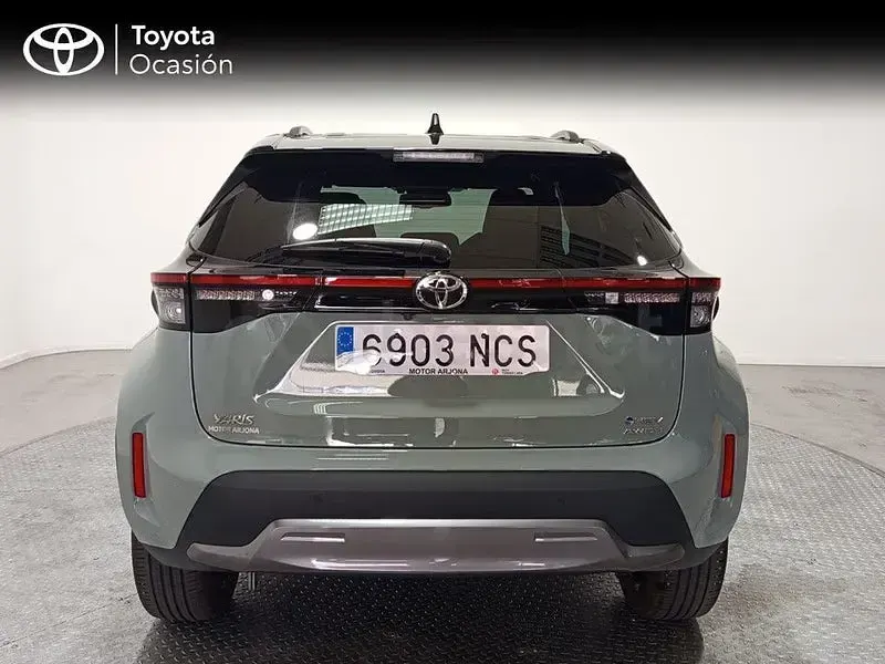 Usado Toyota Yaris Cross Edition 130 CV (95 kW) 2025 Verde SUV