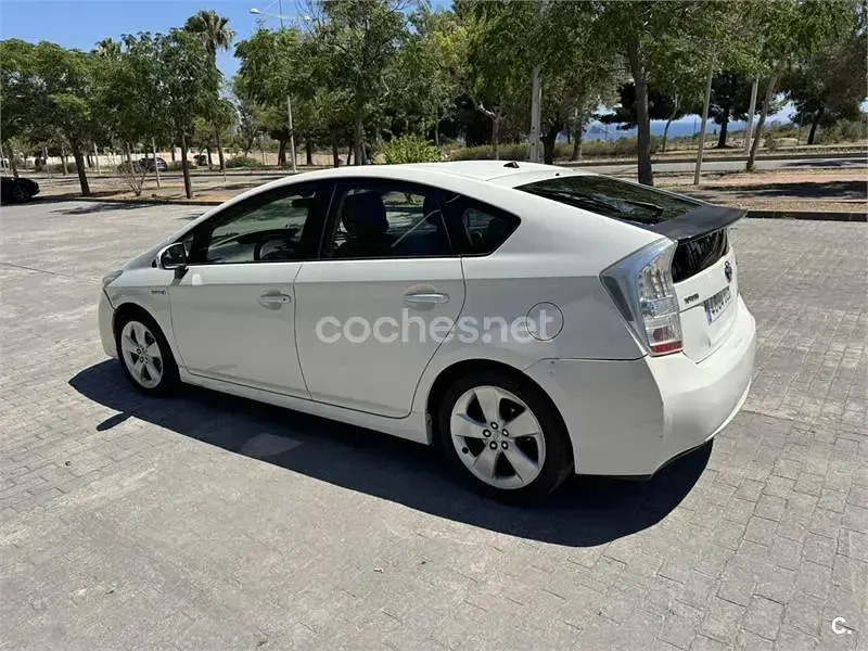 Usado Toyota Prius Advance 136 CV (100 kW) 2010 Blanco Utilitario