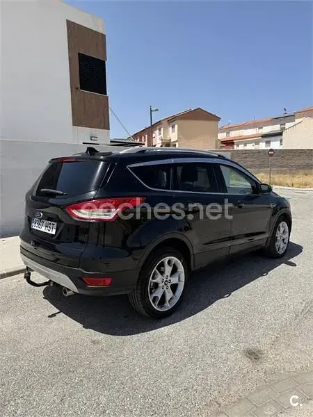 Usado Ford Kuga Titanium S 163 CV (119 kW) 2014 Negro SUV
