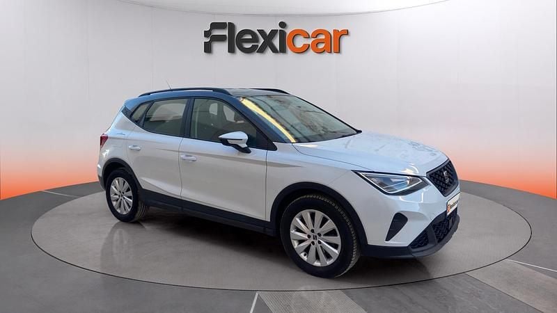 Usado Seat Arona Style 110 CV (80 kW) 2022 Blanco SUV