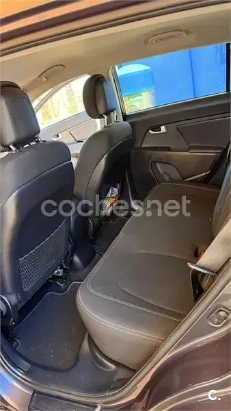Usado Kia Sportage 135 CV (99 kW) 2014 Gris / plata SUV
