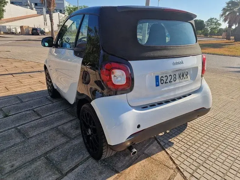 Usado Smart ForTwo Cabrio 90 CV (66 kW) 2018 Blanco Descapotable