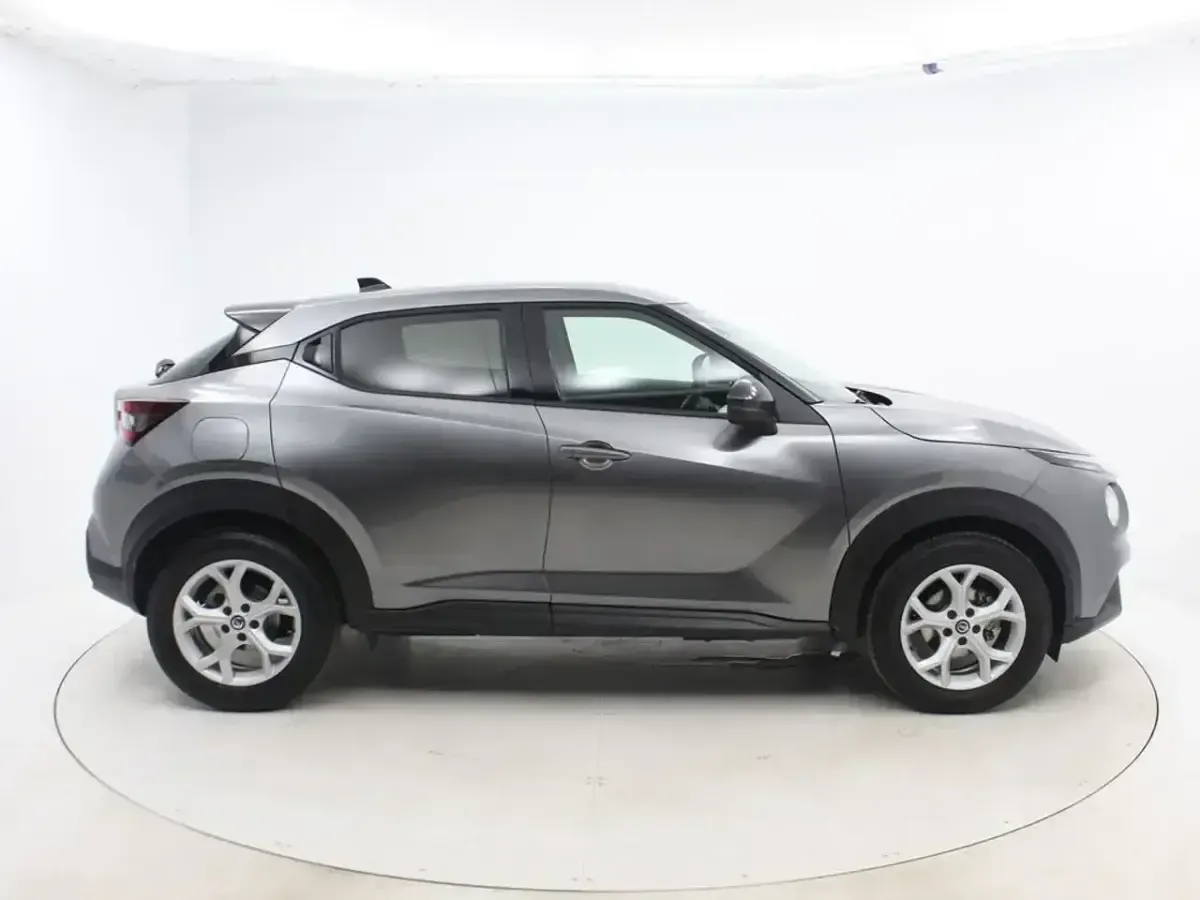 Usado Nissan Juke N-Connecta 114 CV (83 kW) 2021 Gris SUV
