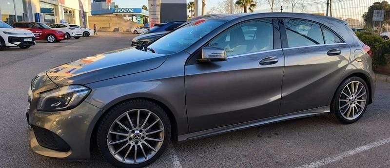 Usado Mercedes A200 136 CV (100 kW) 2018 Gris Utilitario