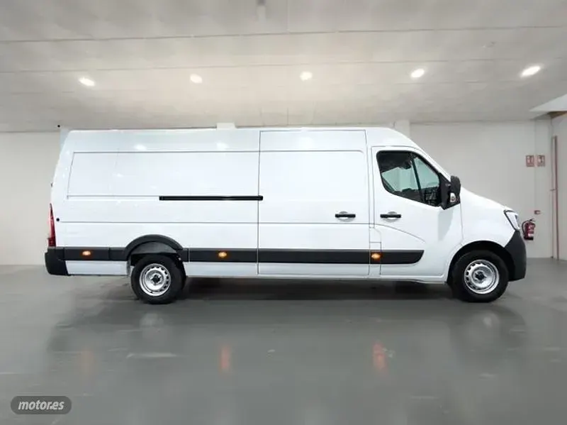 Usado Renault Master 145 CV (106 kW) 2024 Blanco Monovolumen