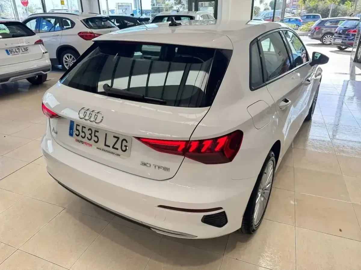 Usado Audi A3 Sportback Advanced Plus 110 CV (80 kW) 2022 Blanco Utilitario