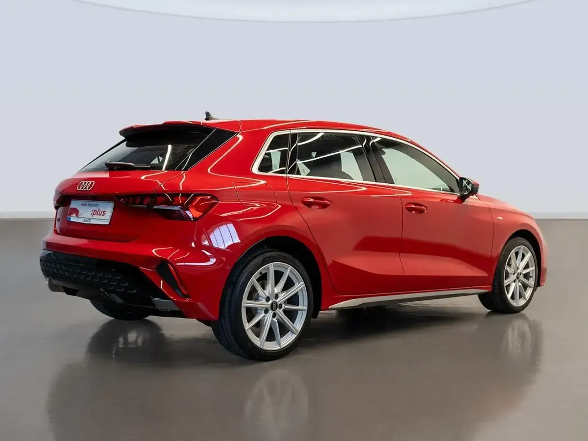 Nuevo Audi A3 Sportback e-tron 204 CV (150 kW) 2026 Rojo Utilitario